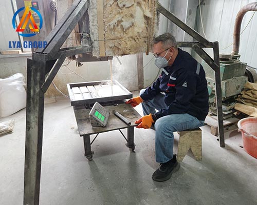 Customers come to the factory to learn–Artificial stone mold